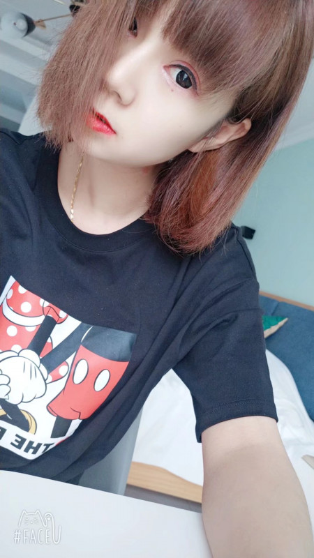 兼职嫩妹子